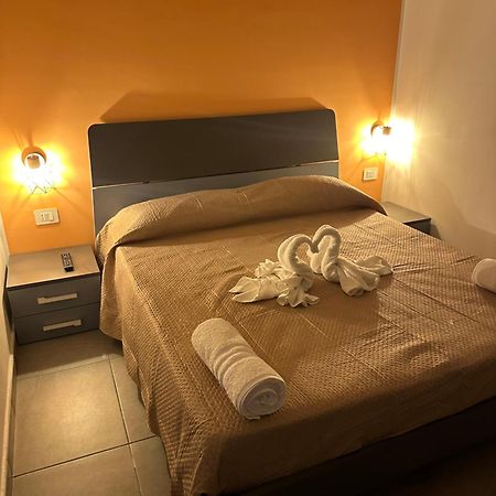 Nathouse Lejlighed Villafranca Tirrena Eksteriør billede