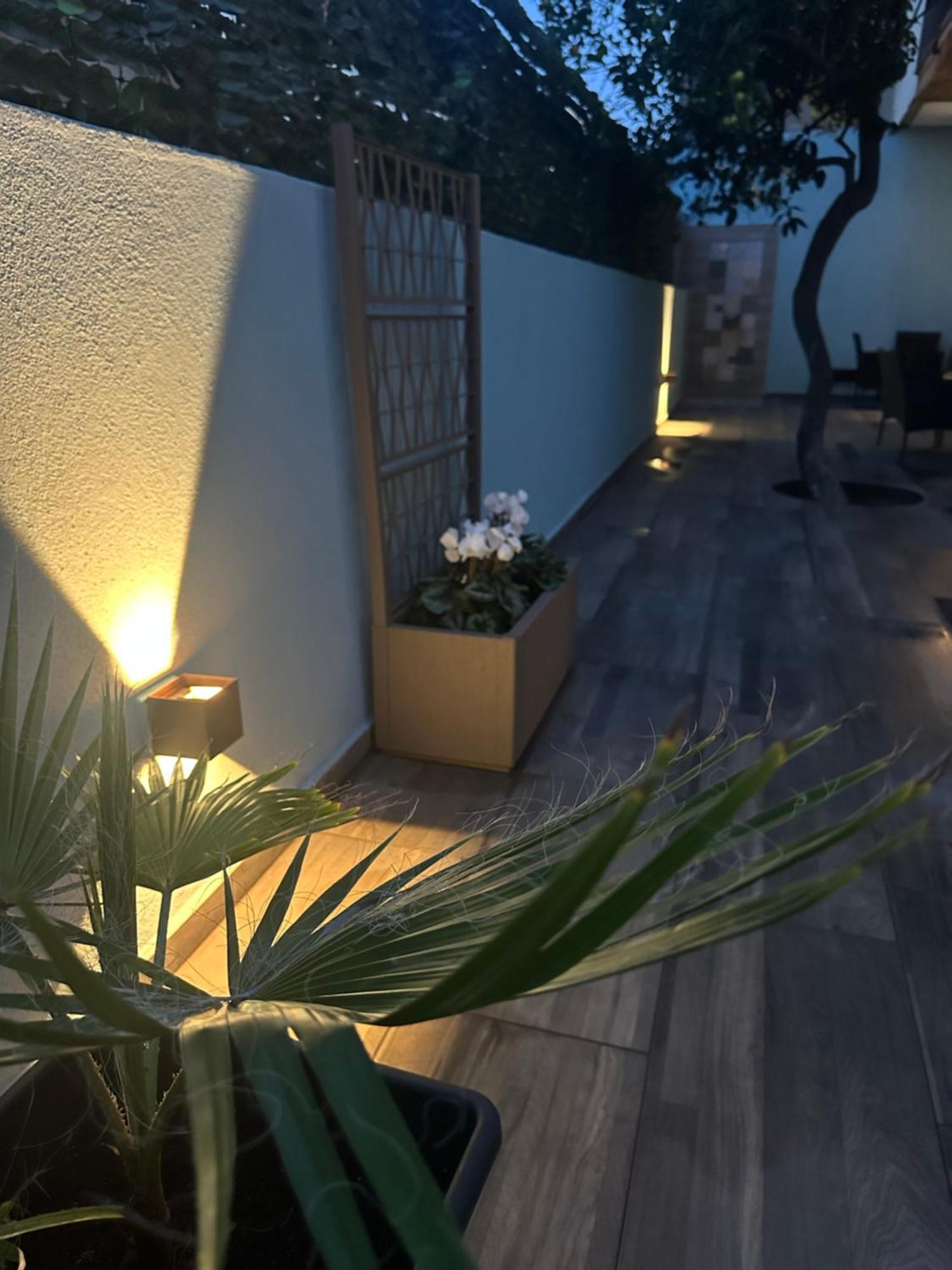Nathouse Lejlighed Villafranca Tirrena Eksteriør billede